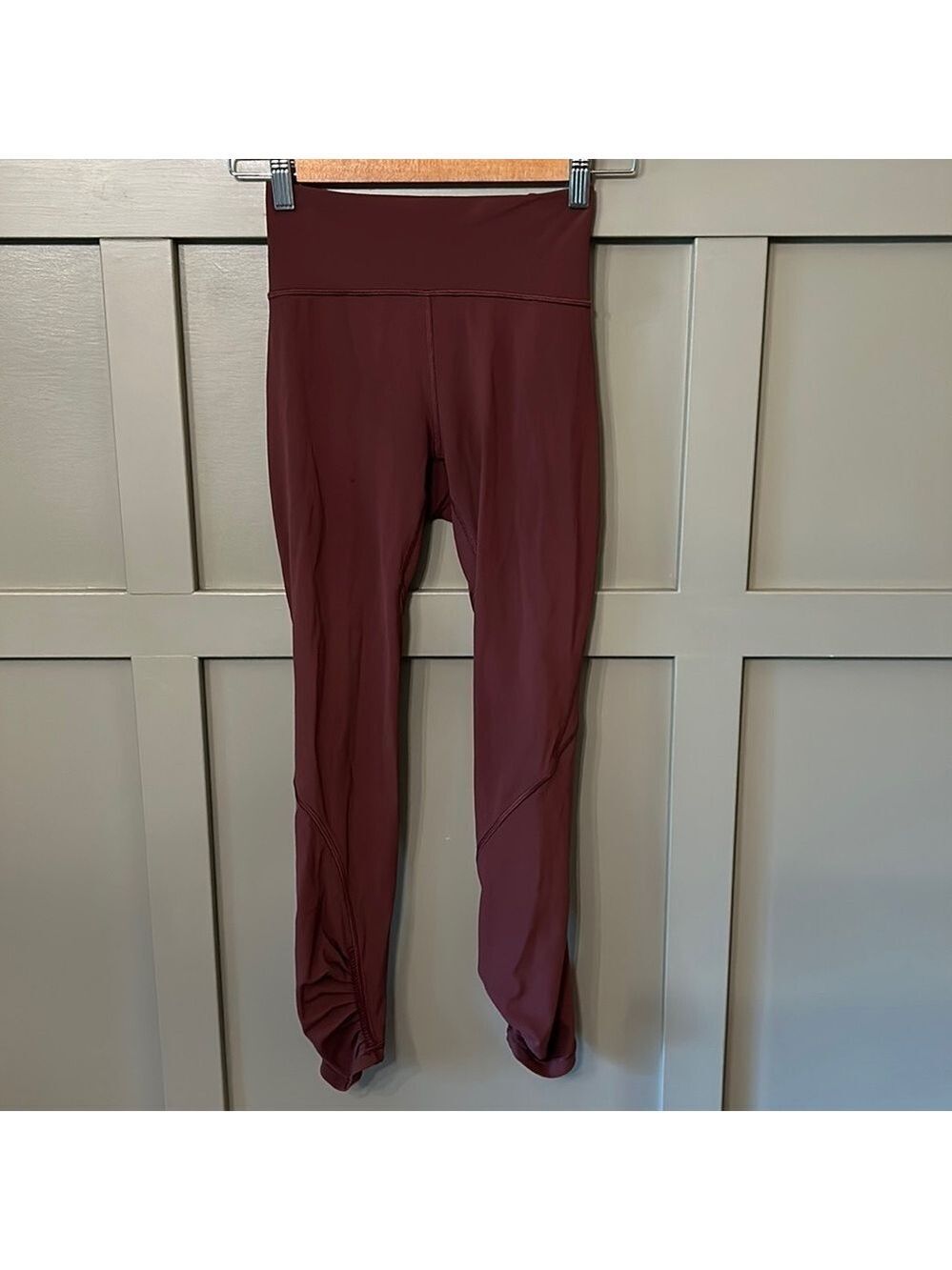 LULULEMON Play Off The Pleats Tight *25" High Rise Leggings in Redwood Size 2